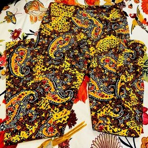 Lularoe Leggings, one size fits all, cute!